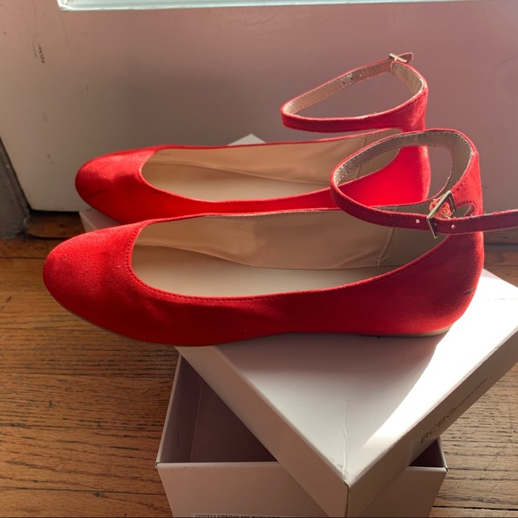 BCBG Red Women’s Flats with Ankle strap - Picture 3 of 3